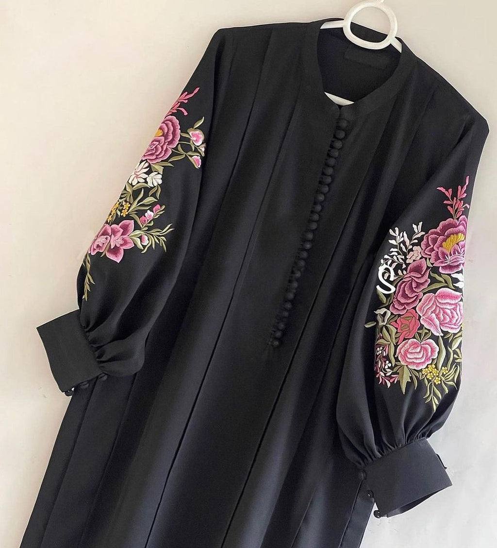 Hoor  Embroidered on Arm